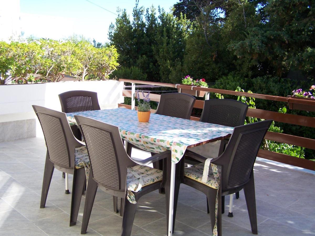 Apartments Sestan Novalja Ngoại thất bức ảnh