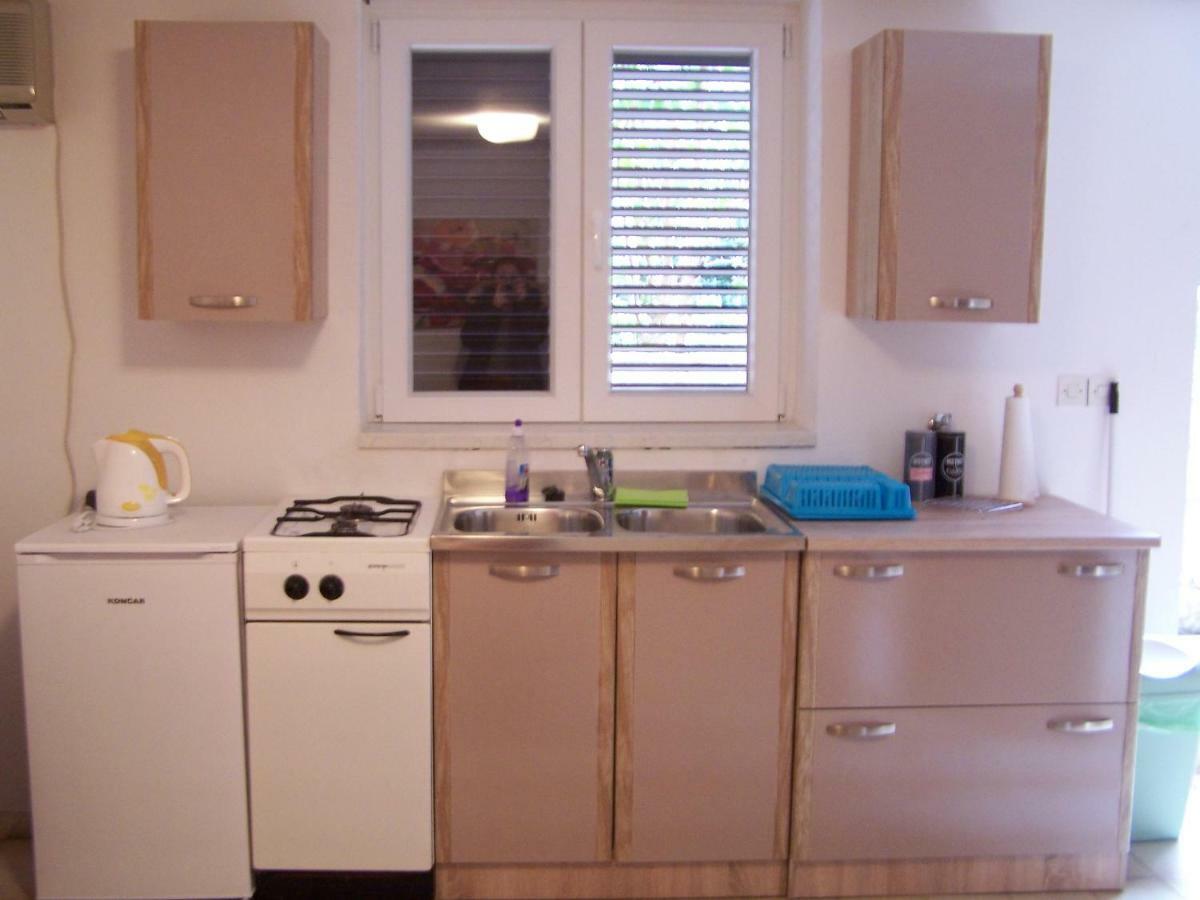 Apartments Sestan Novalja Ngoại thất bức ảnh